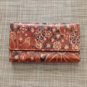 NWOT Large Patricia Nash Leather Tri-fold Wallet Floral Batik Design